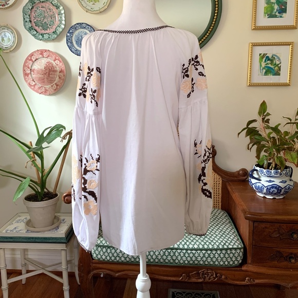 Handmade Embroidered White Linen Ukrainian Coatue Top Small - Picture 3 of 6